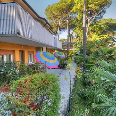 Residence Villa Laura Lignano Sabbiadoro Eksteriør billede
