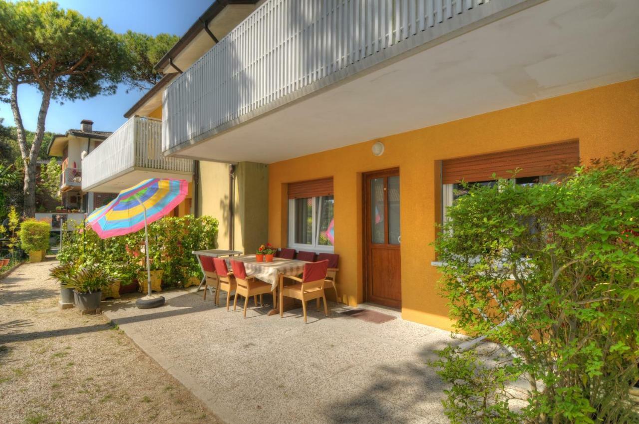 Residence Villa Laura Lignano Sabbiadoro Eksteriør billede