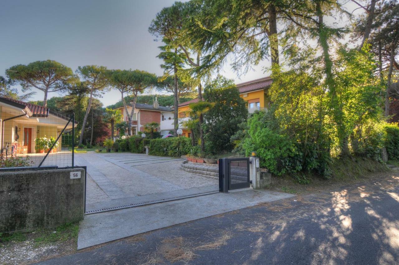Residence Villa Laura Lignano Sabbiadoro Eksteriør billede