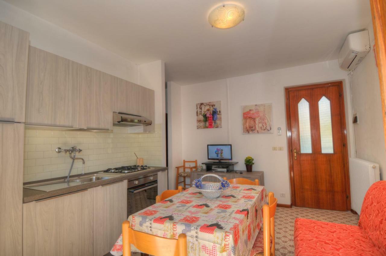 Residence Villa Laura Lignano Sabbiadoro Eksteriør billede