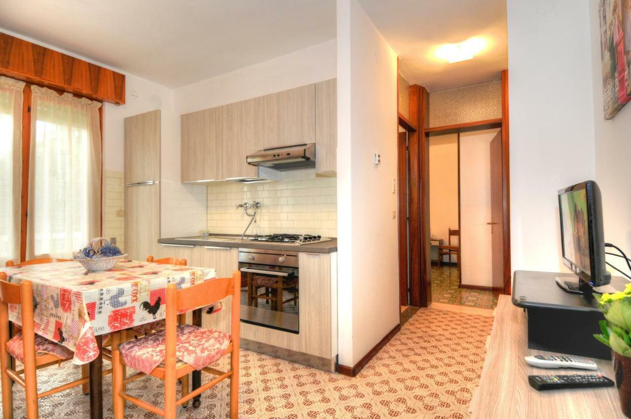 Residence Villa Laura Lignano Sabbiadoro Eksteriør billede
