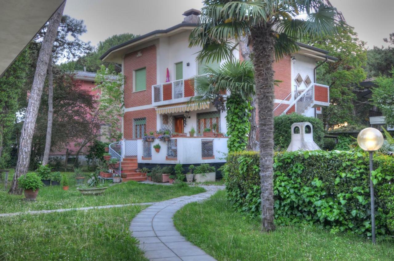 Residence Villa Laura Lignano Sabbiadoro Eksteriør billede