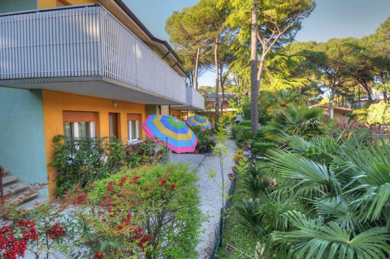 Residence Villa Laura Lignano Sabbiadoro Eksteriør billede